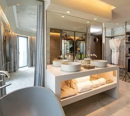 Dos Reis By The Beautique فندق