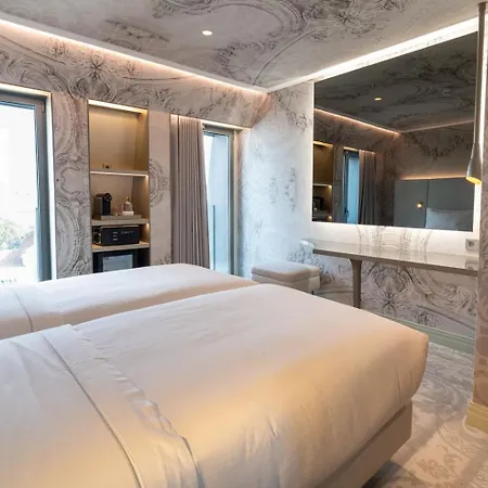 Dos Reis By The Beautique