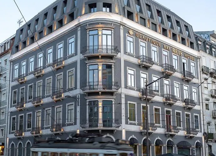 Dos Reis By The Beautique