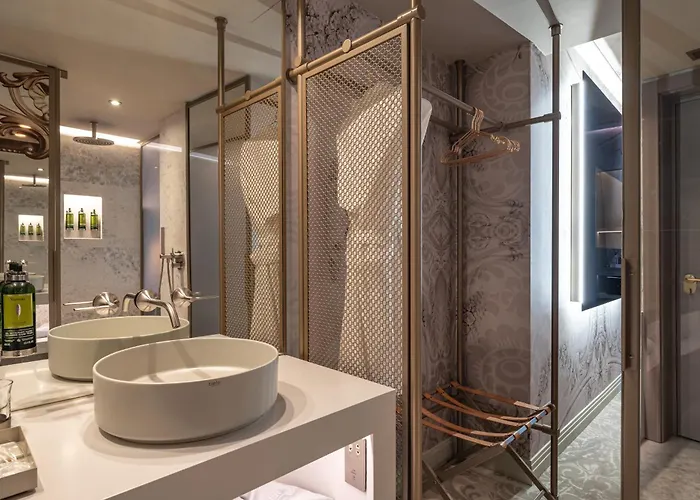 Dos Reis By The Beautique Hotel 4*